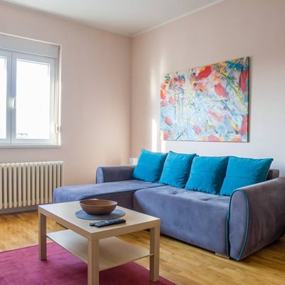 Alquiler de un espacioso apartamento de 2 habitaciones, 67 m², centro de la ciudad, Belgrado, Serbia